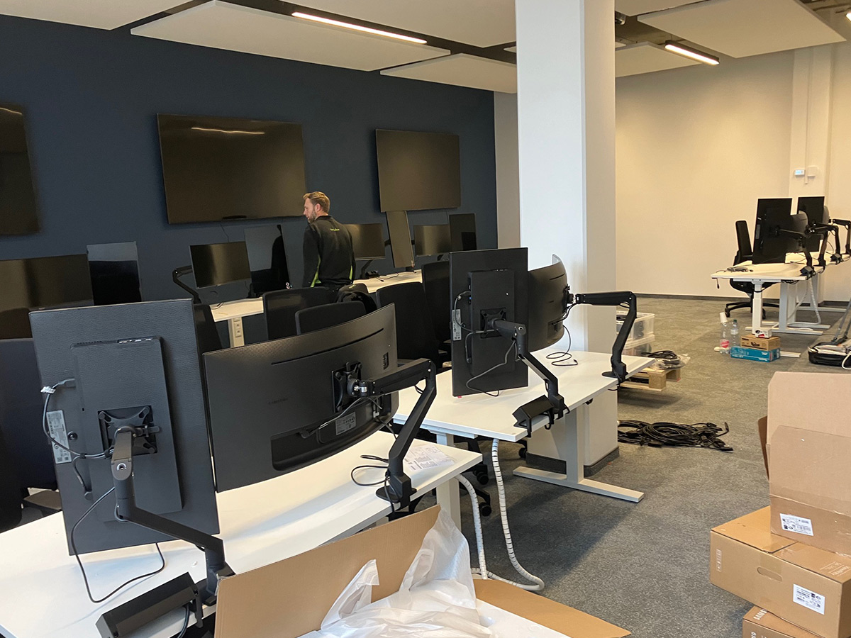 Verhoogde productiviteit door de juiste werkplek accessoires